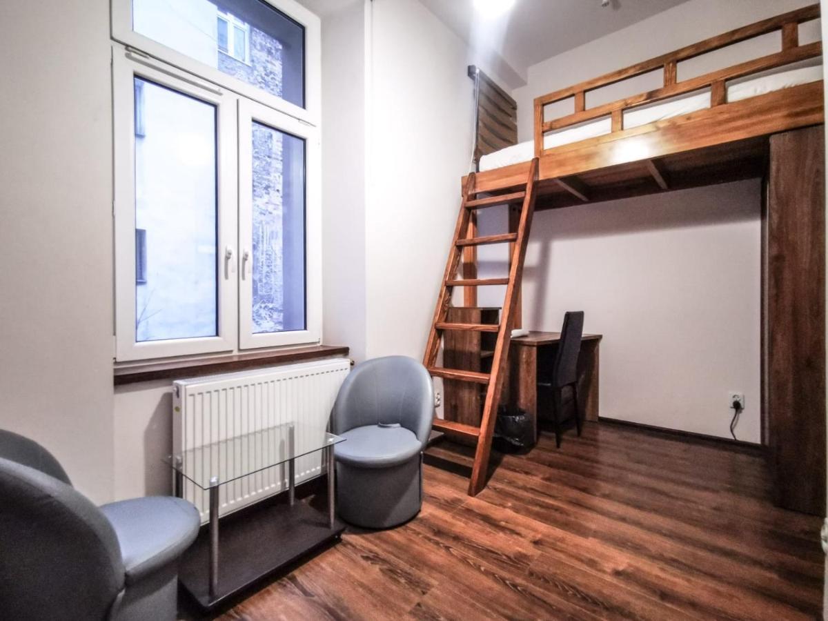 Modern Rooms In City Center 克拉科夫 外观 照片