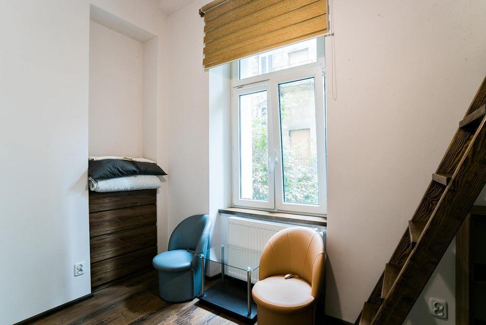 Modern Rooms In City Center 克拉科夫 外观 照片